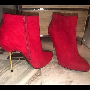 RED&GOLD BOOTY HEELS❤️
